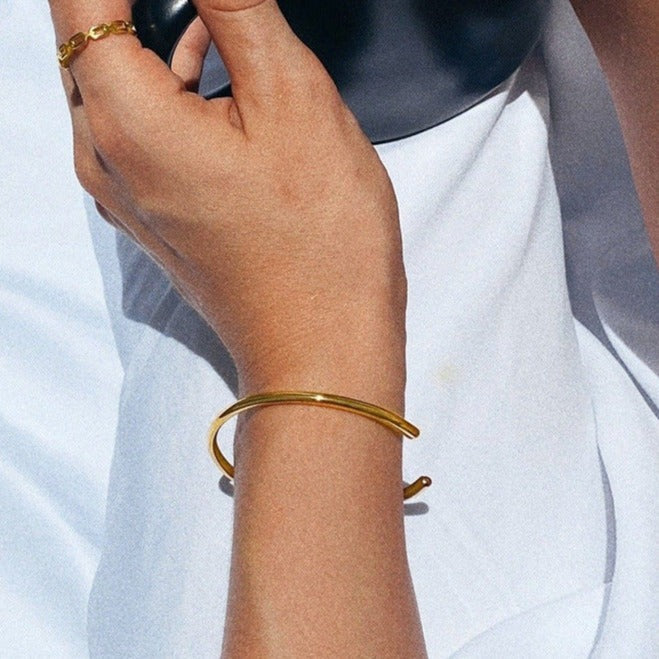 Luxe Oval Cuff Bangle