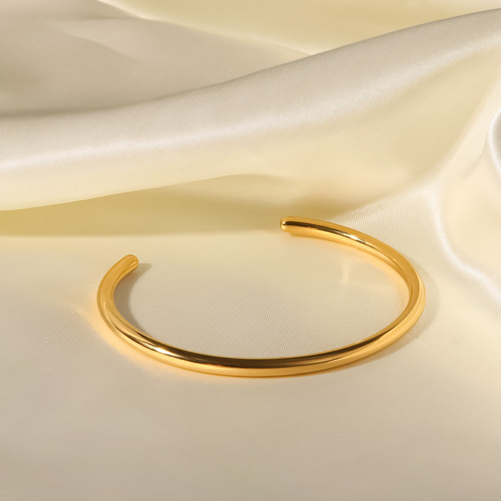 Luxe Oval Cuff Bangle