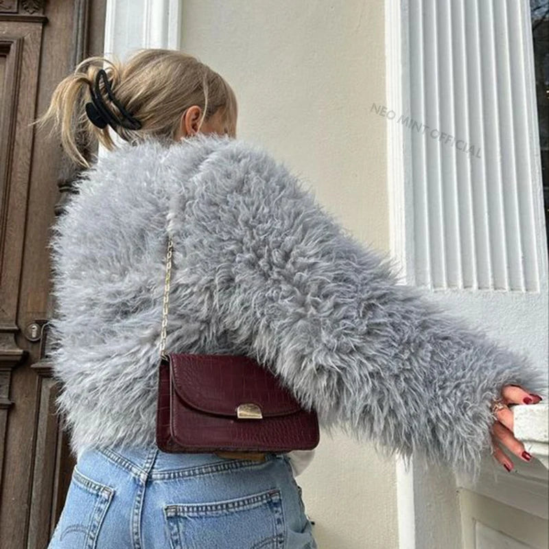 Exclusive  Winter Ins Hot Brand Blogger Fashion Fuzzy Cropped Faux Fur Women Chic Streetwear Girls Lamb Fur Jacket