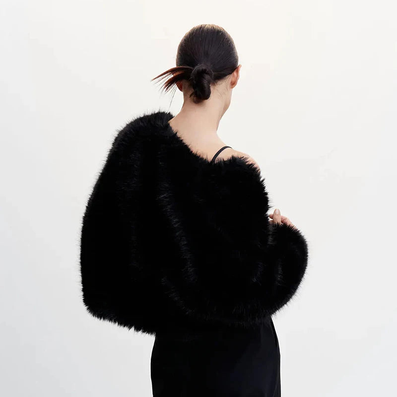 Ins Hot Brand Fashion Black Warm Cozy Cropped Faux Fur Coat Women Winter  Chic Girls Street Fashion Luxury Short Fur Jacket