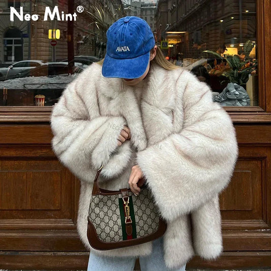 Winter Ins Hot Fashion Girls Oversized Gradient Fur Coat Women Thick Warm Outerwear Fluffy Faux Fox Fur Jacket